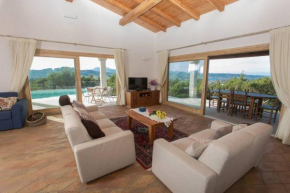 Villa Con Piscina Vista Mare Mucchi Bianchi